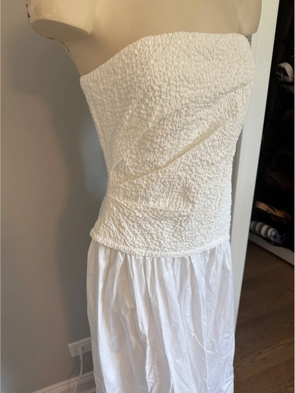 STAUD Strapless White Midi Dress with Textured Bodice and Flowing Skirt - Picture 3 of 10